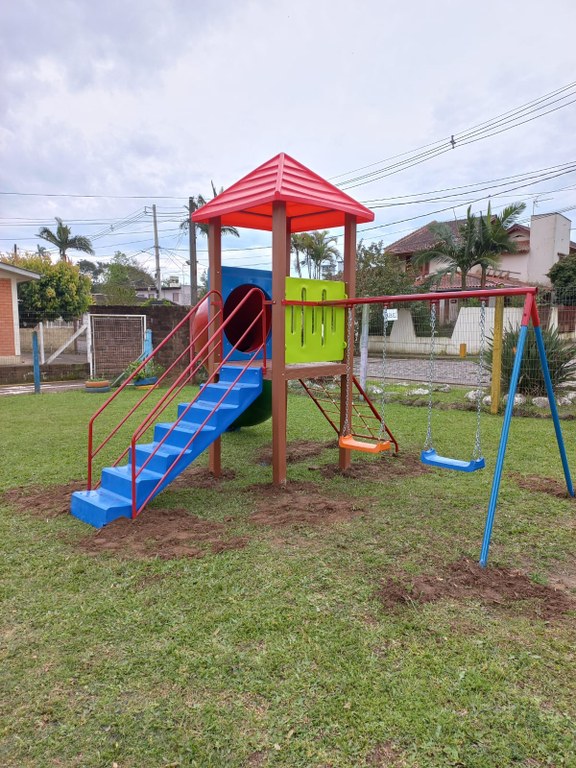 Playground escolas.jpg