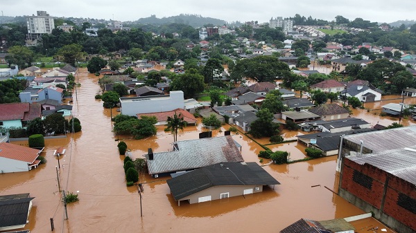 Enchente chegou a 11,7 metros e afetou mais de 11 mil pessoas