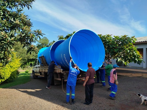 Prefeitura já entregou mais de 100 caixas d'água a produtores rurais