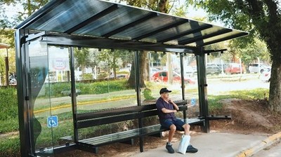 Prefeitura vai substituir mais 40 abrigos em paradas de ônibus