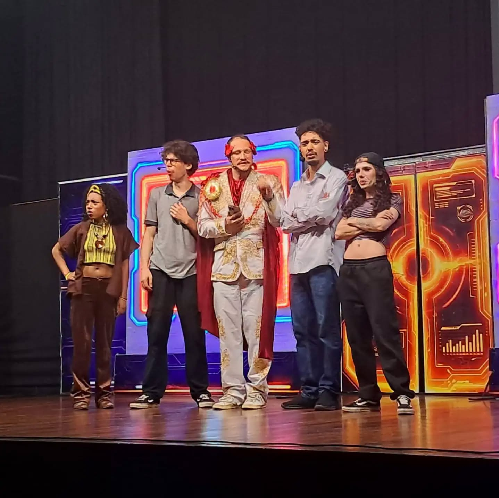 Teatro aborda saúde mental e convivência com estudantes
