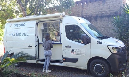 Farmácia Móvel leva remédios a quem precisa no interior